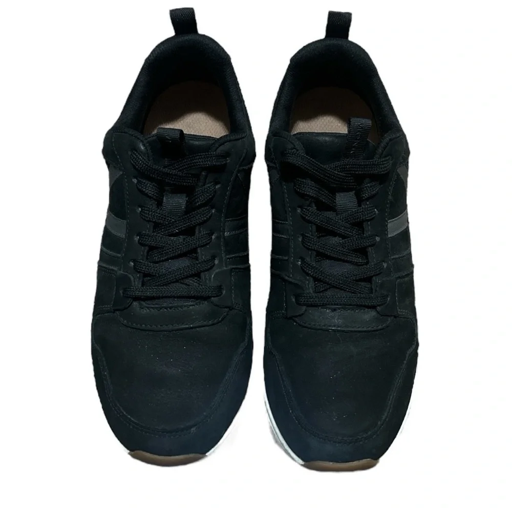 EUC - Vionic Rechelle Nubuck Leather Sneakers - size 7